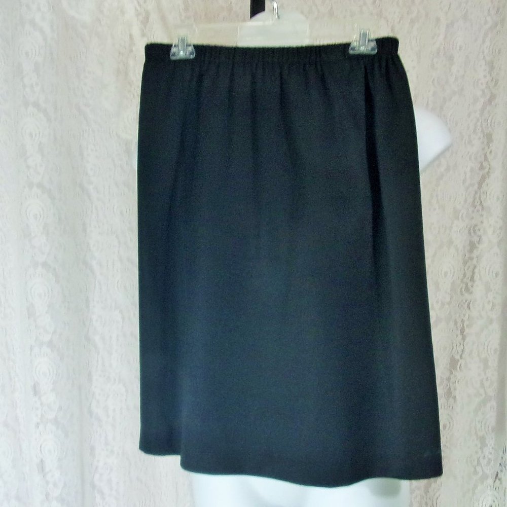 Basis Pull on Rich Black Skirt NWOT Size M